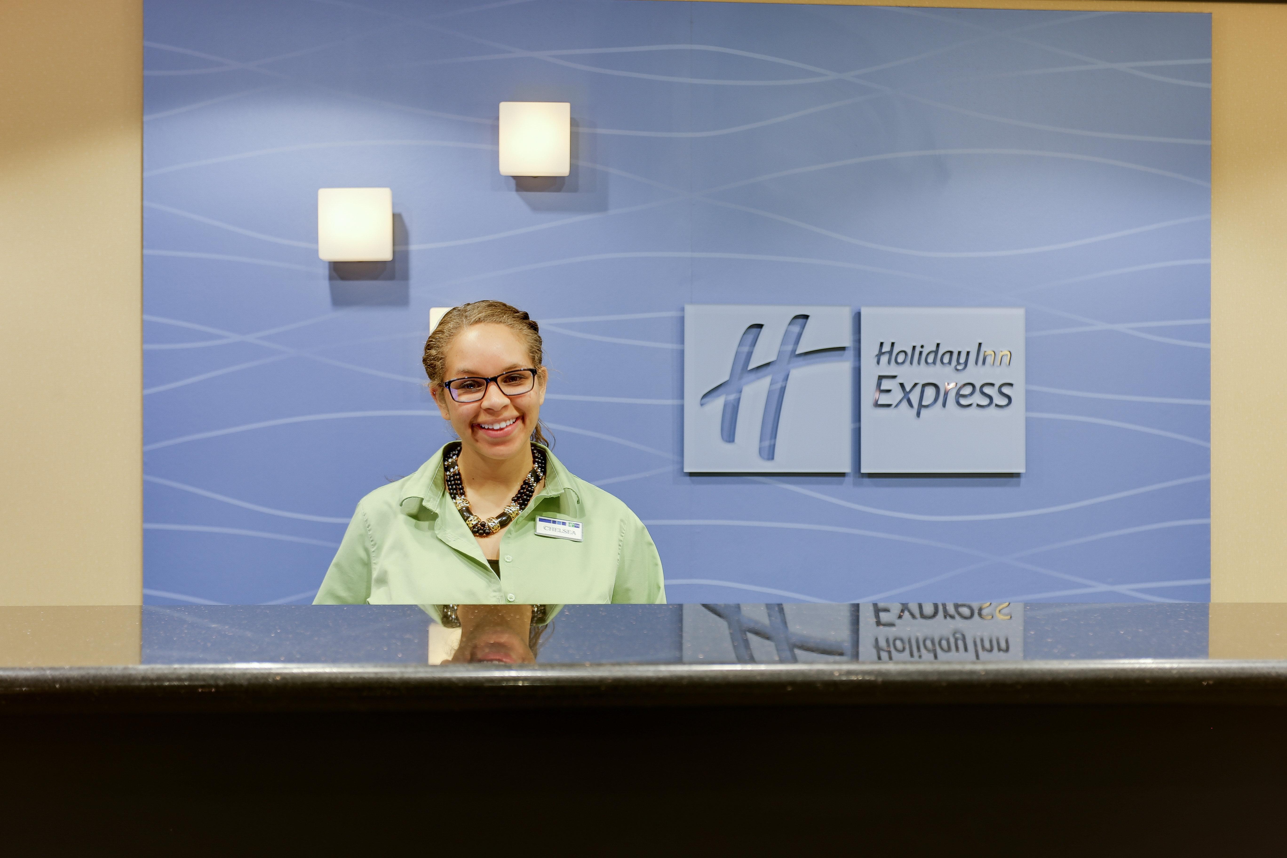 Holiday Inn Express Hotel & Suites Huntsville By Ihg Экстерьер фото