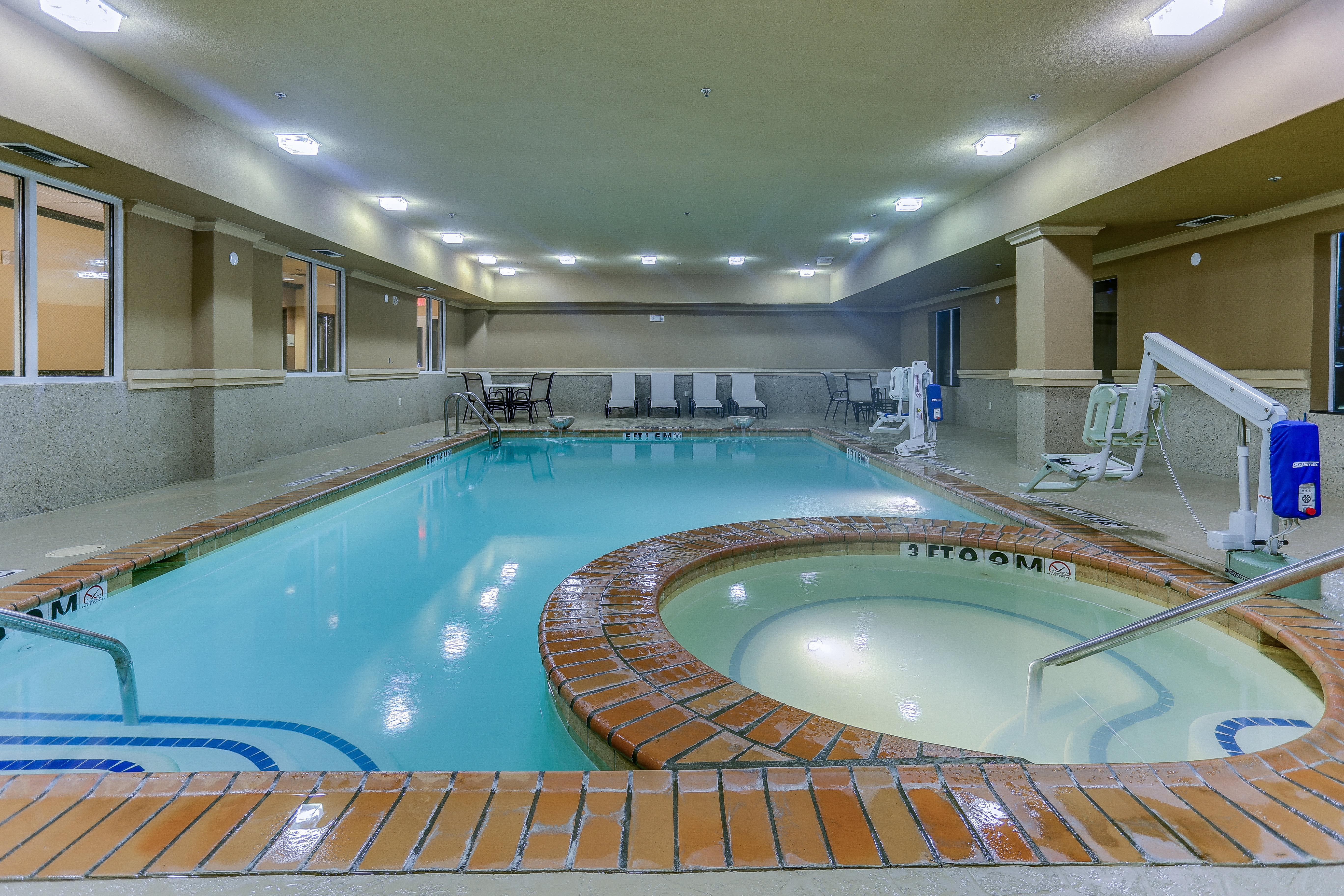 Holiday Inn Express Hotel & Suites Huntsville By Ihg Экстерьер фото