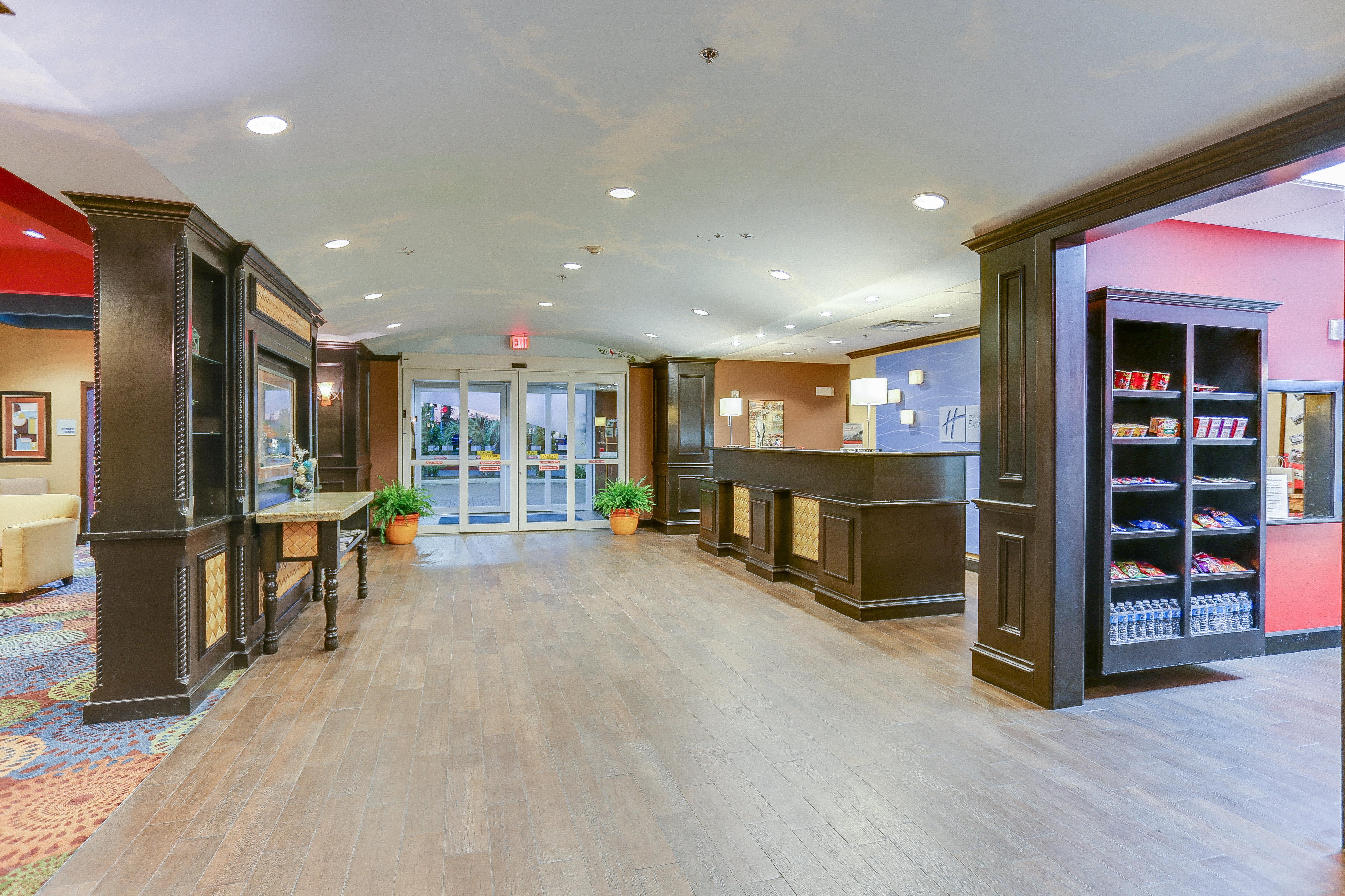 Holiday Inn Express Hotel & Suites Huntsville By Ihg Экстерьер фото